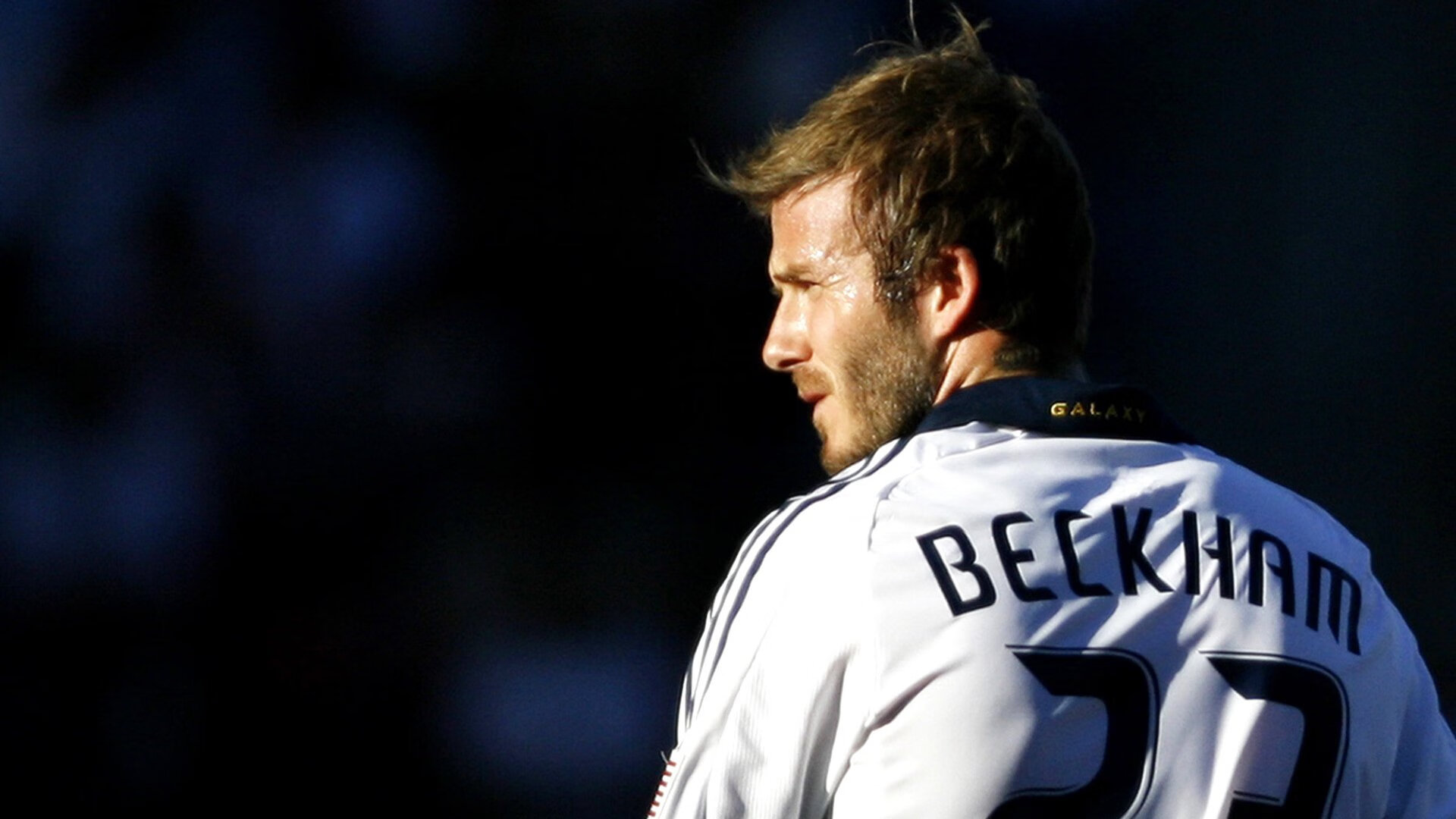 弱队变强队：靠什么走出低谷？，弱队打强队的足球战术